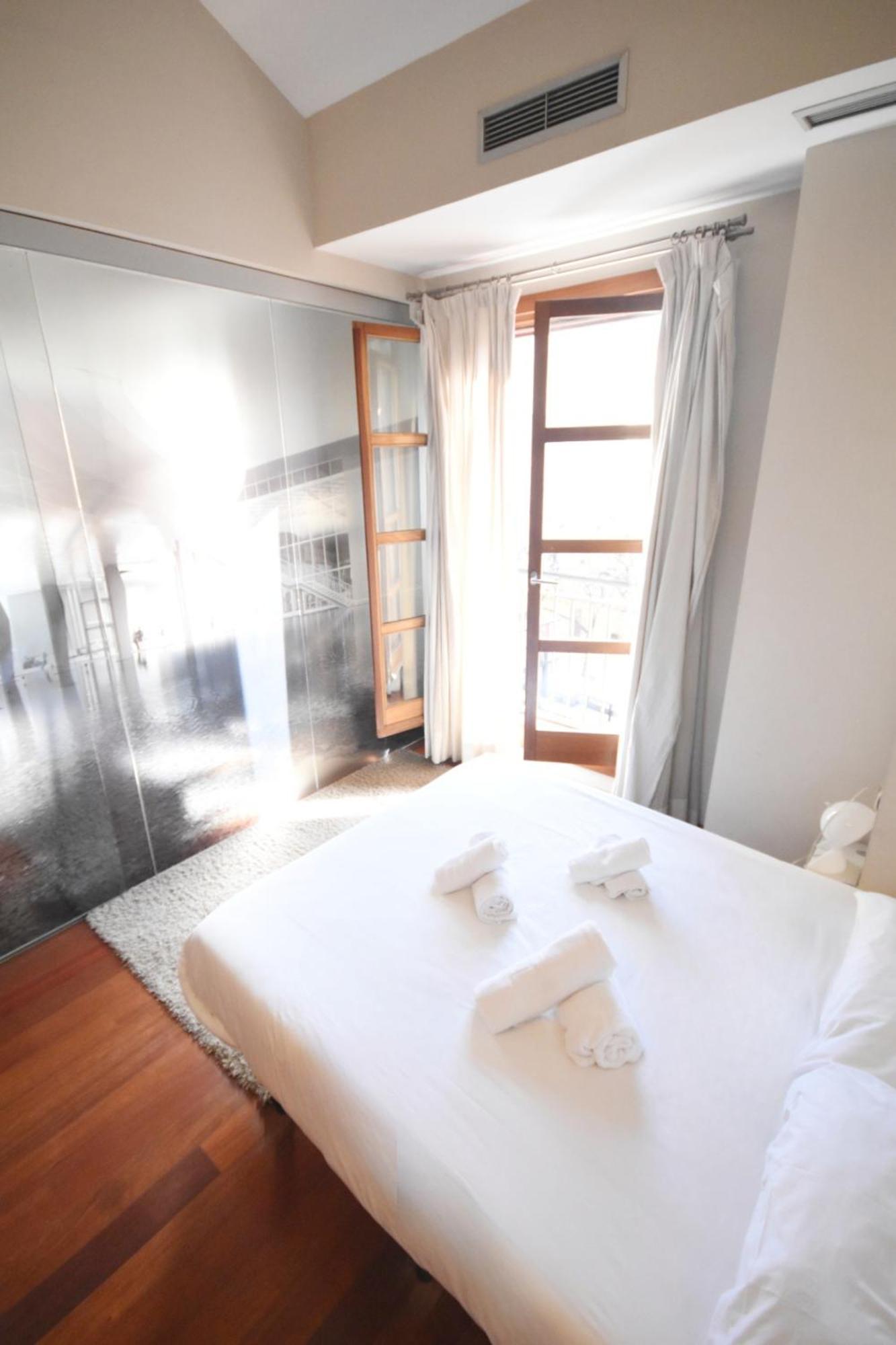 Bello Apartamento En La Plaza Del Tossal บาเลนเซีย ภายนอก รูปภาพ