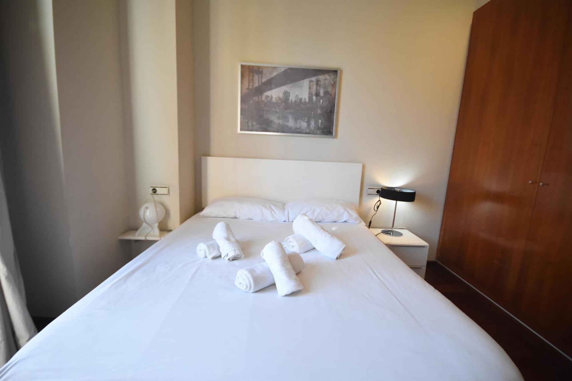 Bello Apartamento En La Plaza Del Tossal บาเลนเซีย ภายนอก รูปภาพ